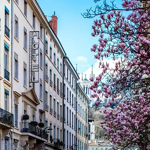 3* Otel Des Artistes