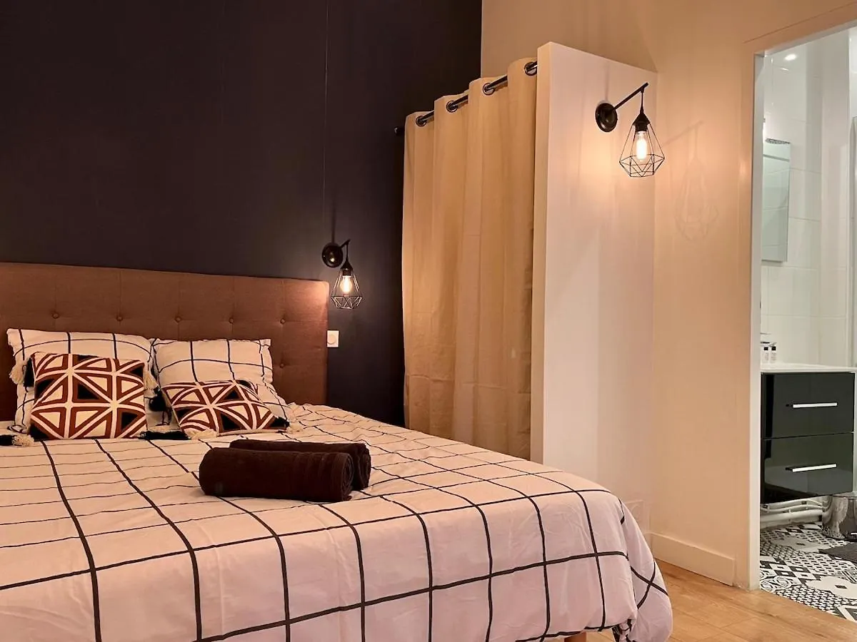 Suite Koraline Lyon 0*,  France